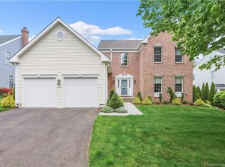 22 Franklin Ln #22, Fairfield, CT 06824