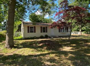 33 Classon Ave, Mastic, NY 11950
