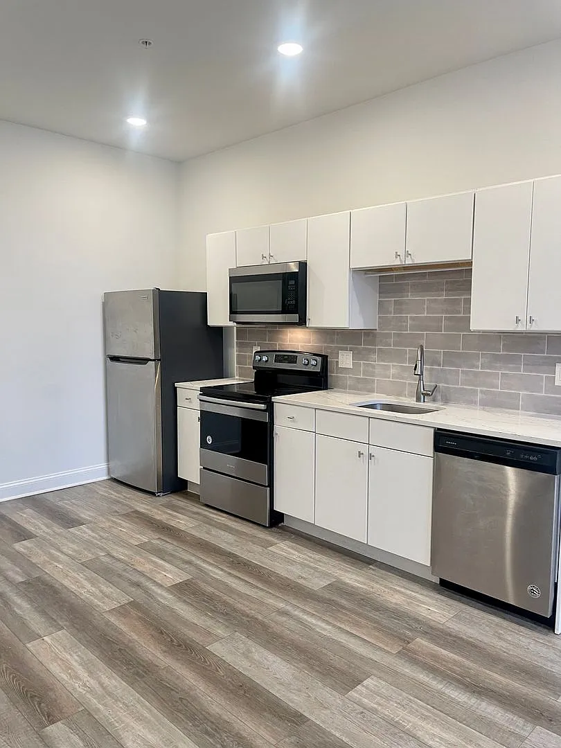 6800 Market Residential — Photo 3