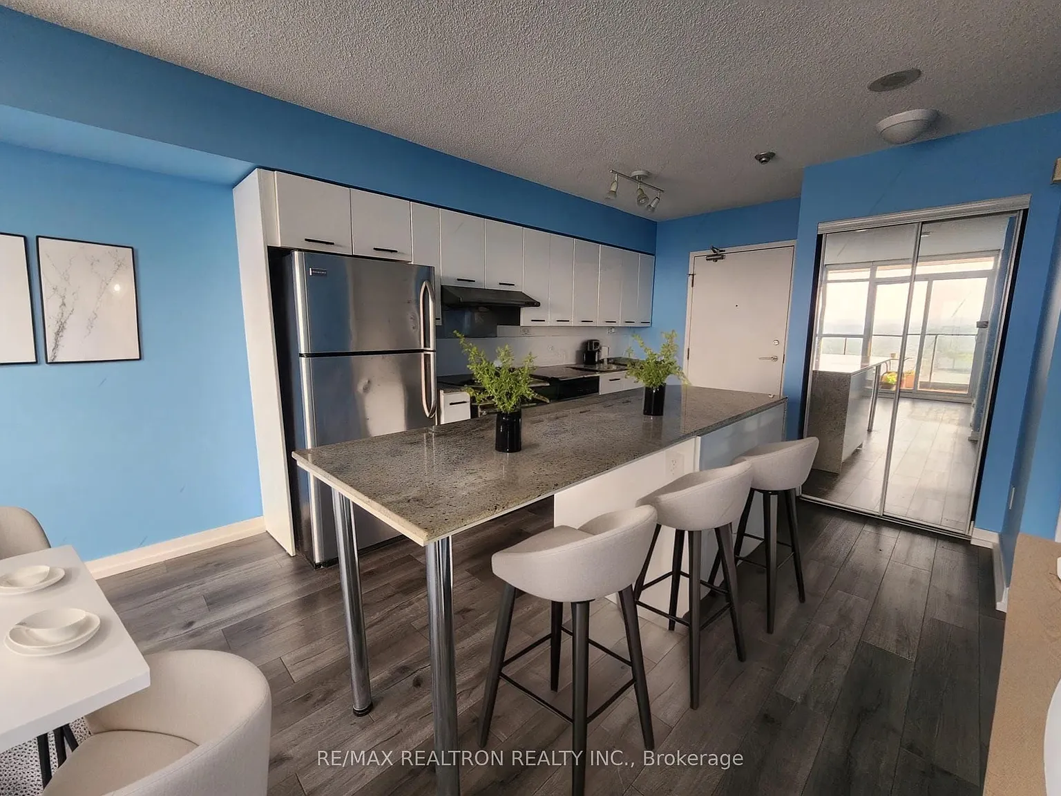 29 Singer Ct — Photo 2