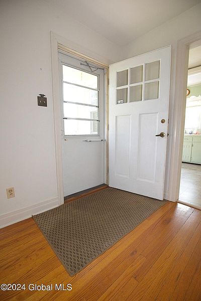 3rd image of 12 Saratoga Drive