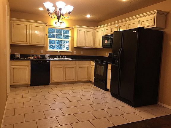 Spotless like-new appliances