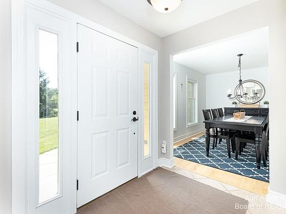 3rd image of 8952 E Stoneyfield Dr