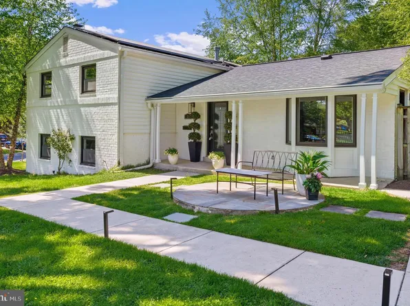 2 Orleans Ter, Kensington, MD 20895