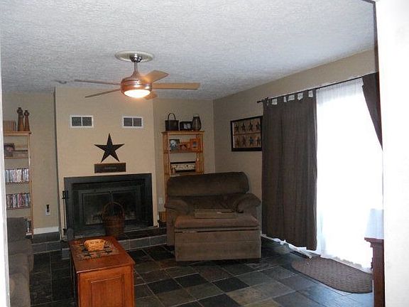 4th image of 258 Clover Ave