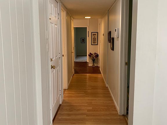 4th image of 1147 McClaren Dr