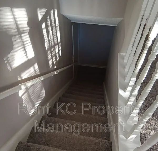 7013 Orchard St — Photo 37
