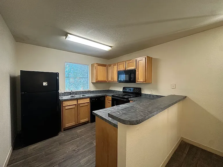 613 Bernard St #3 — Photo 4