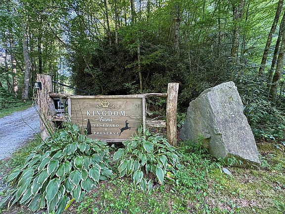 3rd image of 781 Payne Dr