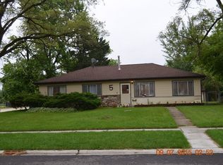 5 Kingman Ln, Hoffman Estates, IL 60169