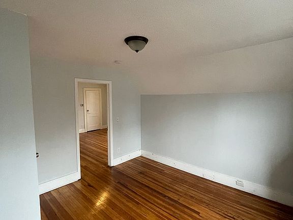 3rd image of 39-41 Anthony St Unit 3