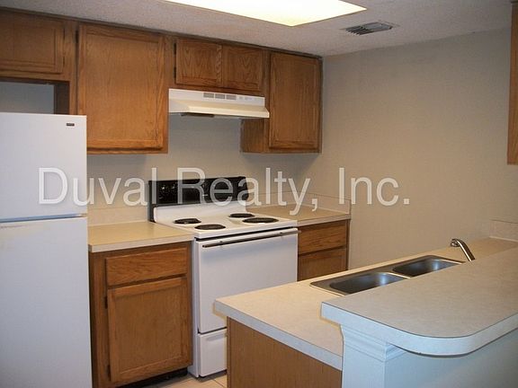 4th image of 4344 Melissa Ct W