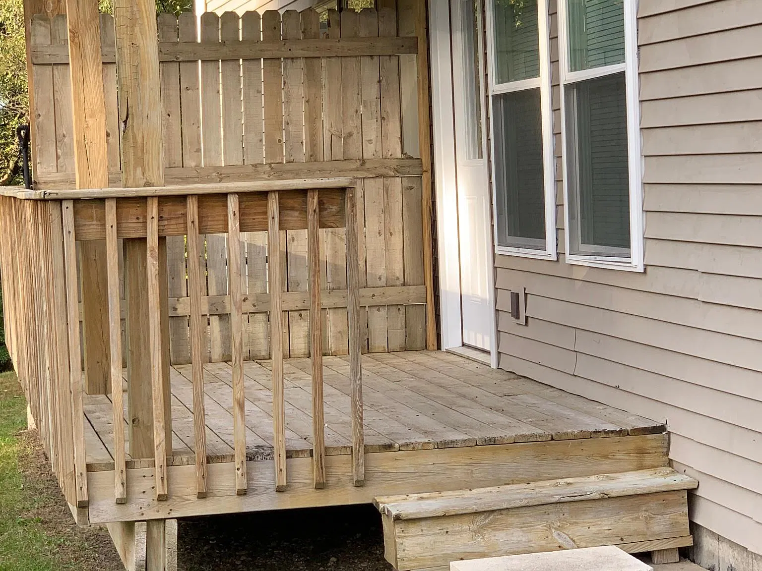 820 Lathrop Ter — Photo 2