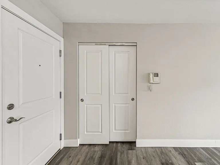 2121 N Cambridge Ave #108 — Photo 5