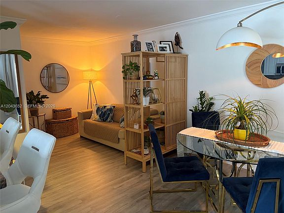 4th image of 820 Salzedo St APT 405