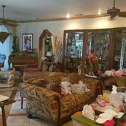 Large family room& game room