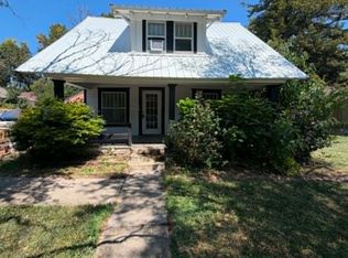 518 W Cave Springs Ave, El Dorado, KS 67042