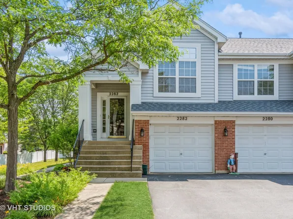 2282 Scott Ln, Aurora, IL 60502
