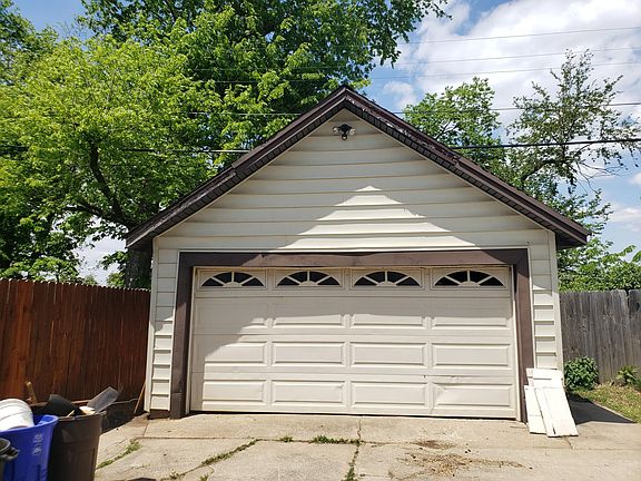 3rd image of 253 N Garland Ave