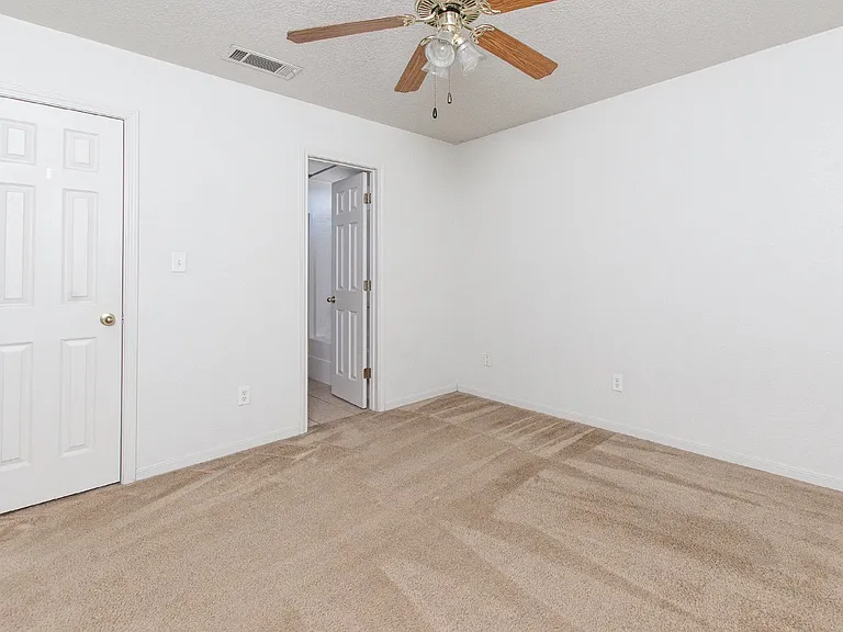 5009 John David Dr #A — Photo 11