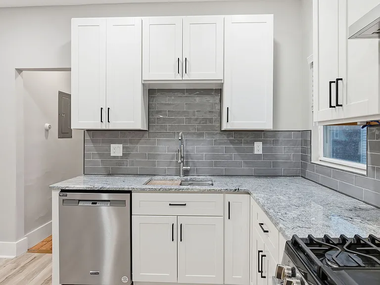 43 Lonsdale St #2 — Photo 2
