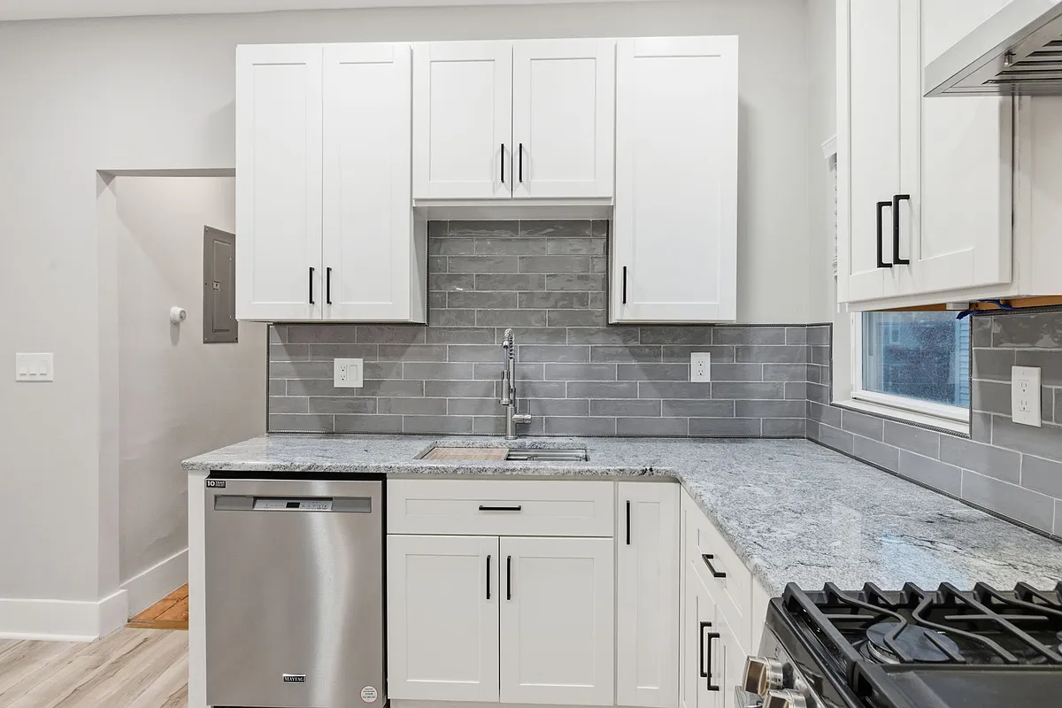 Building Photo - 43 Lonsdale St #2