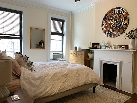 Rented by Compass | media 18