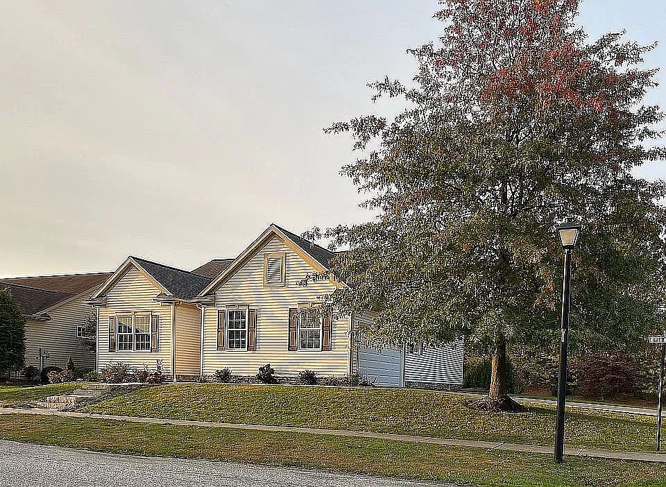 2nd image of 5525 River Run Dr
