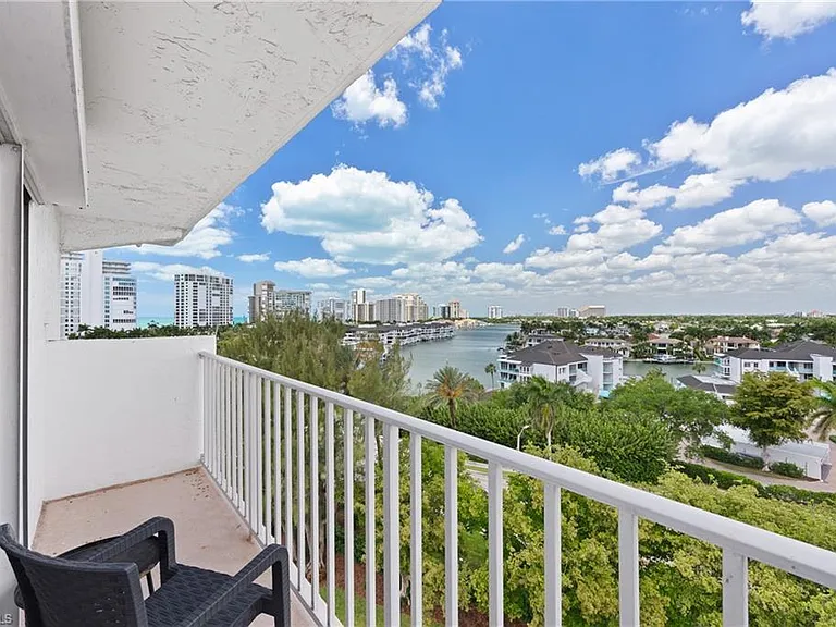 250 Park Shore Dr #803 — Photo 23