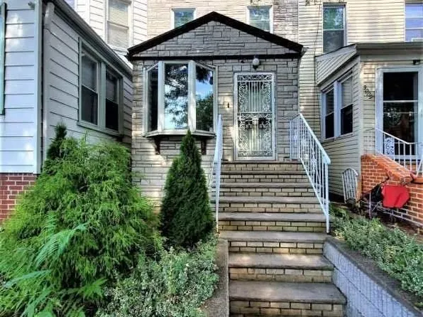 3007 94th St, East Elmhurst, NY 11369