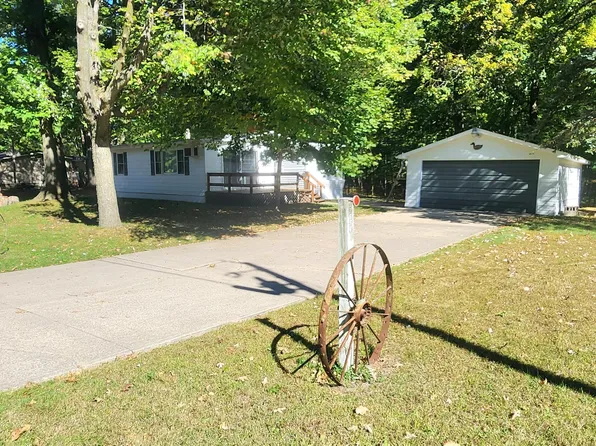 11690 Robin Dr, Lakeview, MI 48850