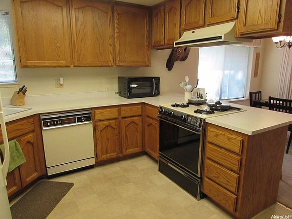 3rd image of 1545 Burlin Way