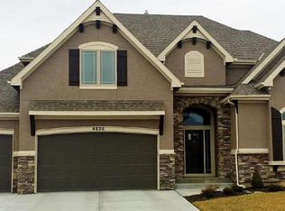 1915 NE Park Summit Blvd, Lees Summit, MO 64064