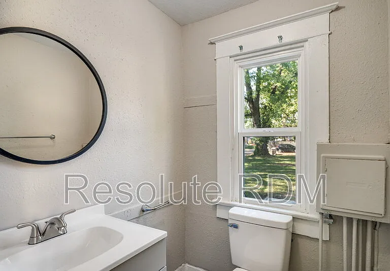 1314 N Dearborn St — Photo 13