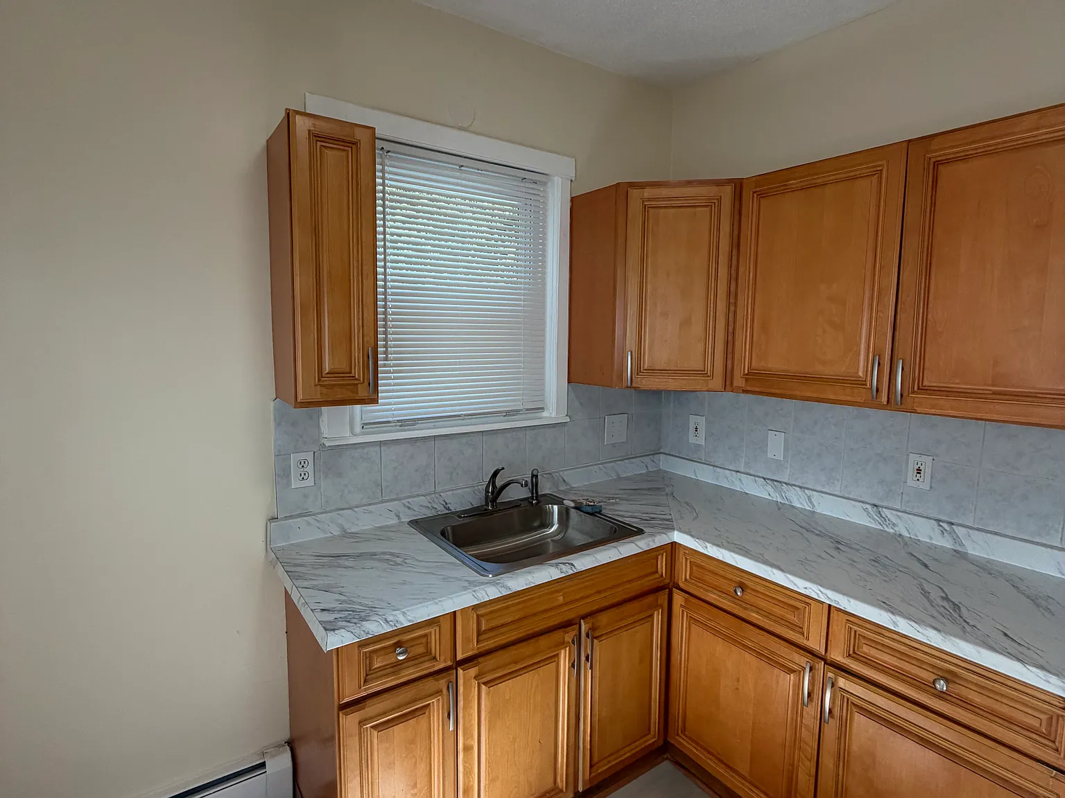 3 bed, $3,400 — Photo 4