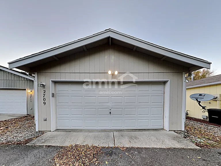 2709 9th St SE — Photo 21