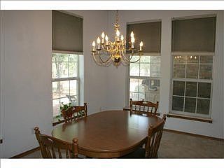 5th image of 4610 Crickett Ln