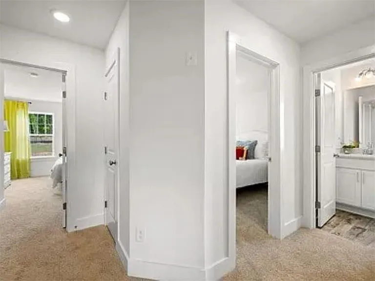 24 Garrison Dr — Photo 3
