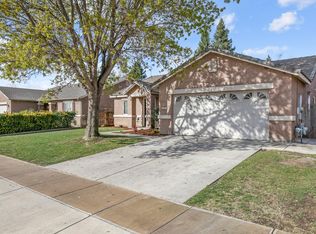 2242 E Arlen Ave, Visalia, CA 93292