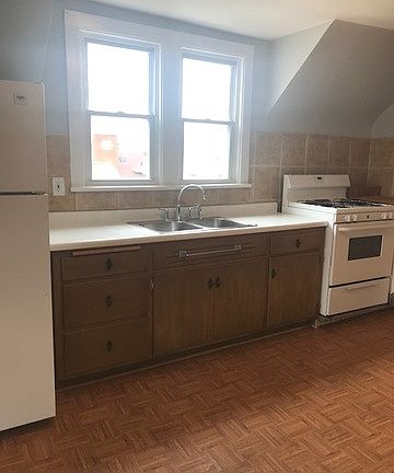 5th image of 1212 21st Ave APT 2