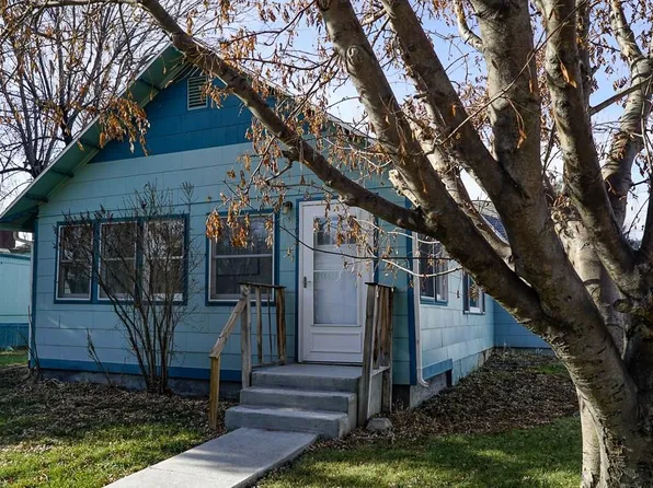 302 S 4th St, Bridger, MT 59014