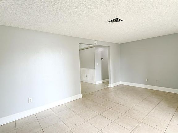 3rd image of 3619 WILTSHIRE DRIVE