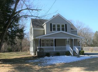 669 Amostown Rd, West Springfield, MA 01089