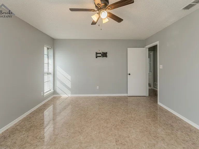 4611 Misty Valley E — Photo 27