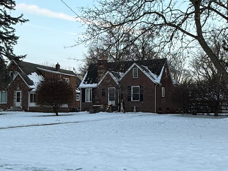 1st image of 4709 W Bancroft St