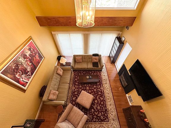 3rd image of 72 Perkins Ct Unit 72