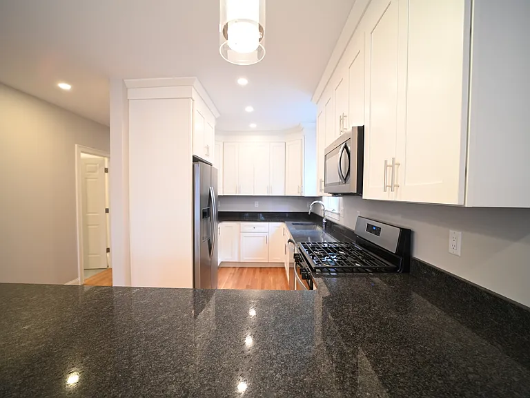 23 Roberts St #3 — Photo 6
