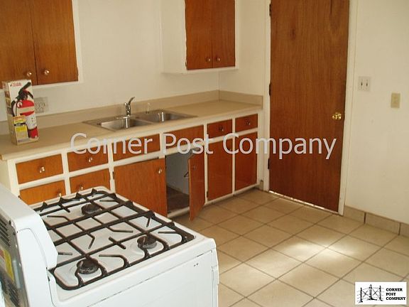 4th image of 204 Grove St NE APT B