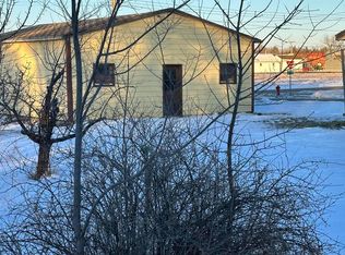 202 S 7th St, New Salem, ND 58563