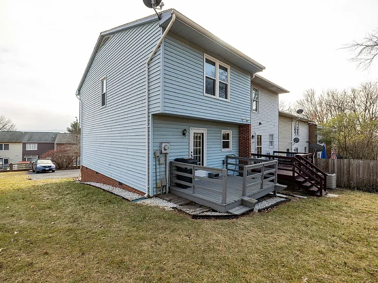 830 Vine St — Photo 32